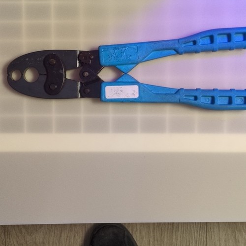 Shark bite pex - crimp, tool